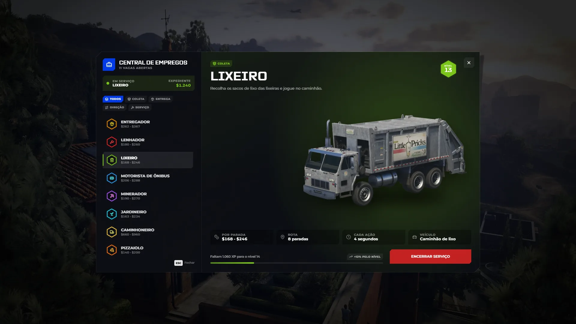 Lixeiro em serviço com o ganho do expediente